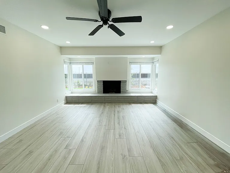 9192 Christine Dr — Photo 4