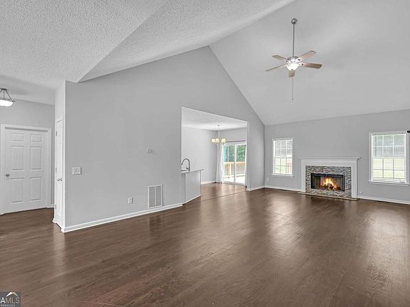 4th image of 2698 Old Stagecoach Way