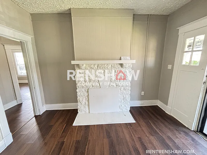 3 bed, 1.0 bath, 940 sqft, $1,195 — Photo 3