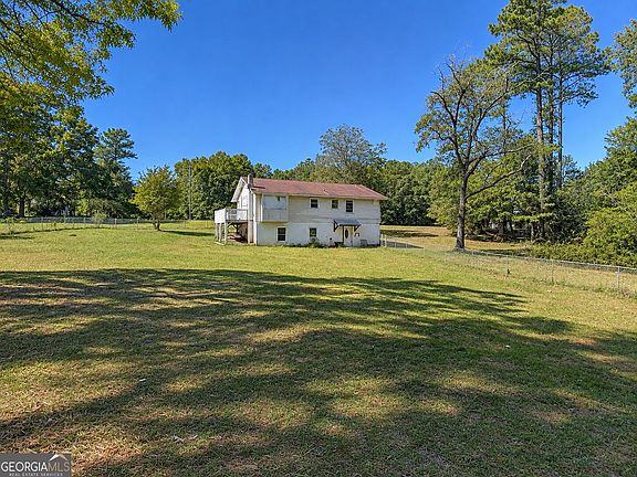 2nd image of 1081 Travis Dr
