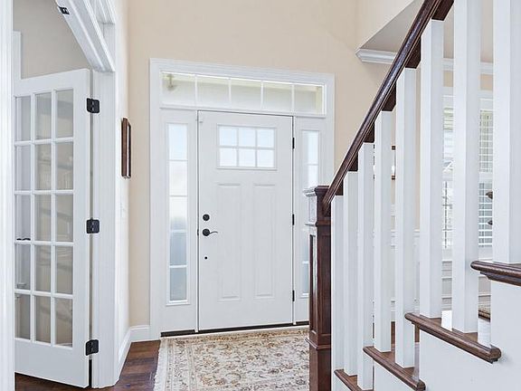 3rd image of 1021 Suffolk Dr