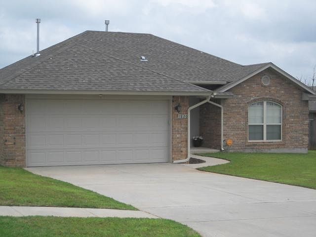 1st image of 1820 S Jordan Dr