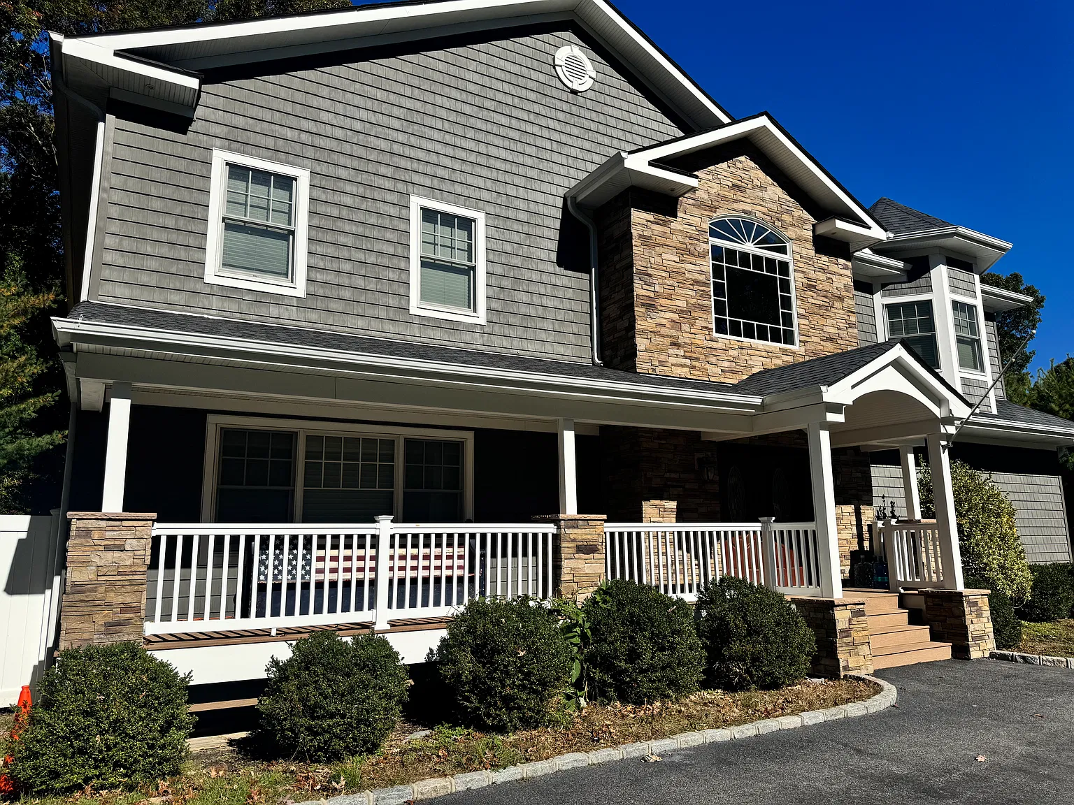 4 bed, 2.5 bath, 3728 sqft, $6,500 — Photo 2