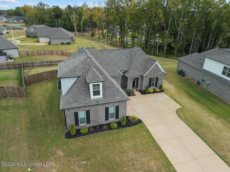 1st image of 1762 Benton Dr