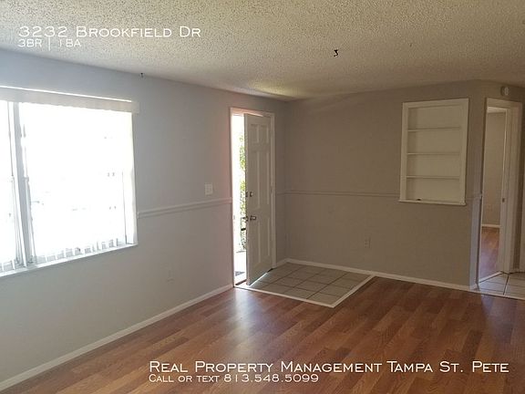 3rd image of 3232 Brookfield Dr