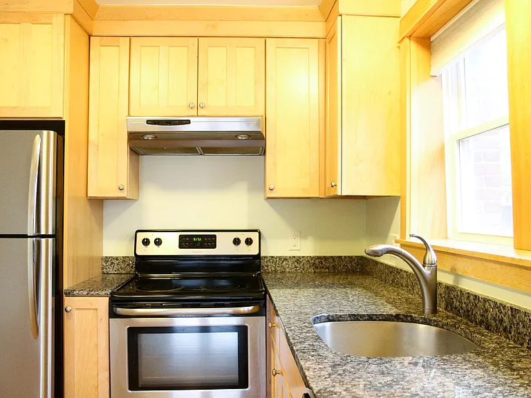 274 Park Ave #4 — Photo 5