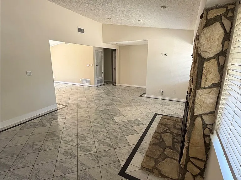22346 Hartland St — Photo 16