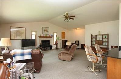 2nd image of 1411 Cindy Ln