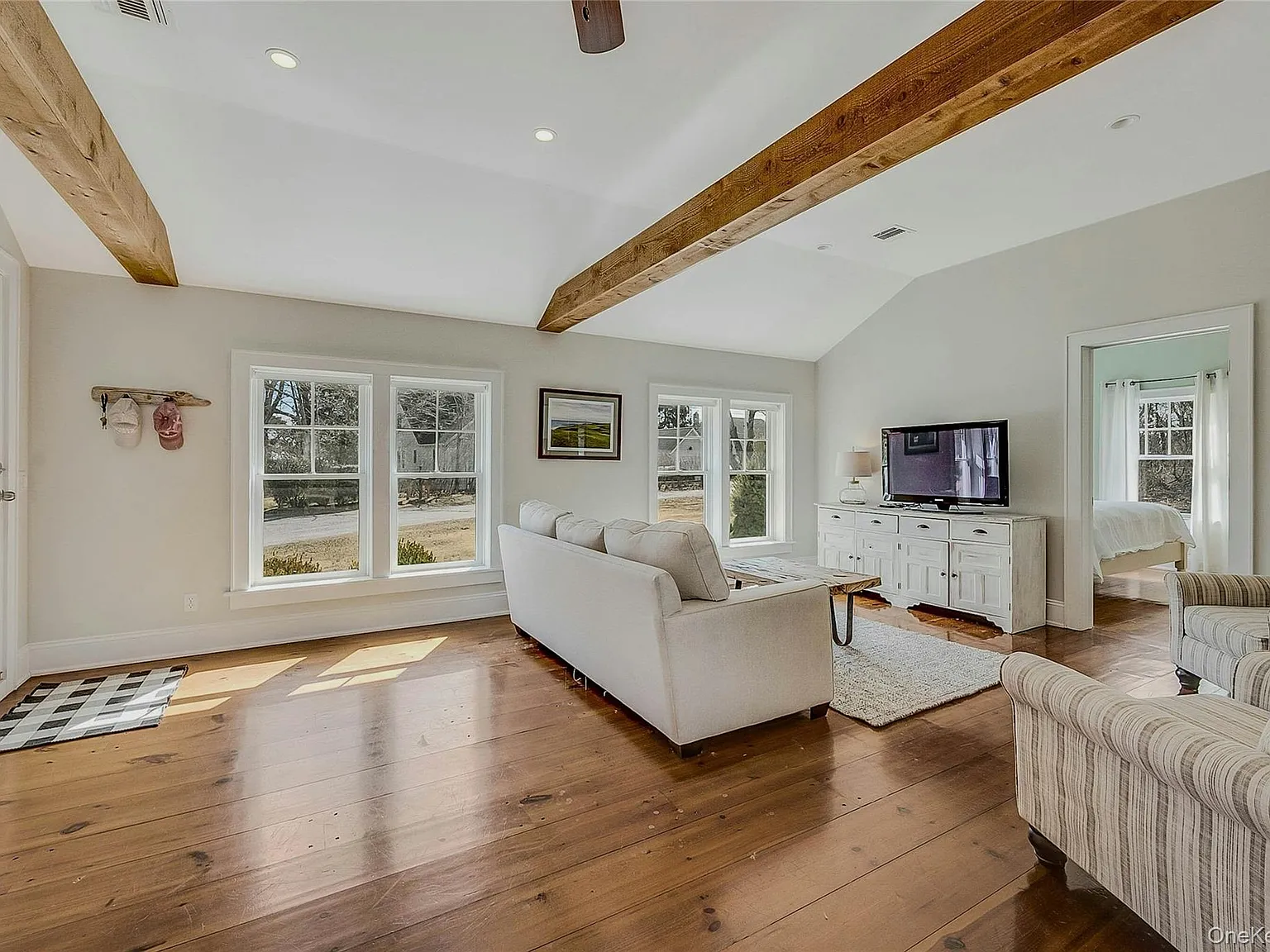 2 bed, 2.0 bath, 1273 sqft, $11,000 — Photo 4
