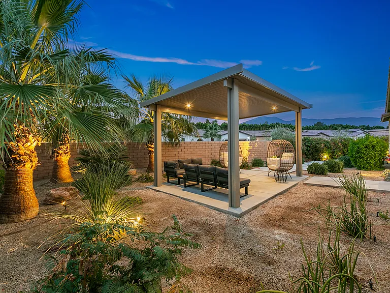 Outdoor Conversation Seating