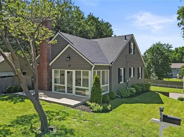 629 Sunset Ave, Liberty, MO 64068