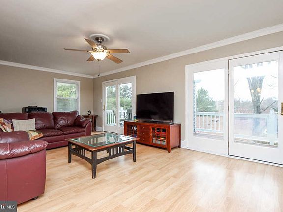 5th image of 10803 Lake Ct W