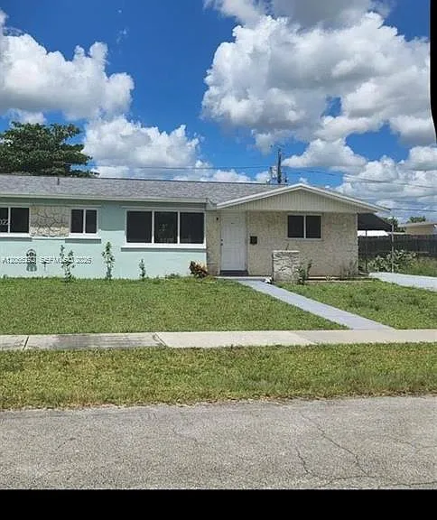 20210 SW 112th Ave — Photo 1