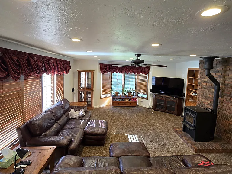 2935 N Highway 38 — Photo 3