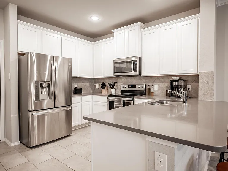 2204 Greystone Dr — Photo 7