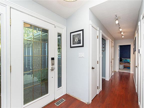 3rd image of 2304 N Ivanhoe St