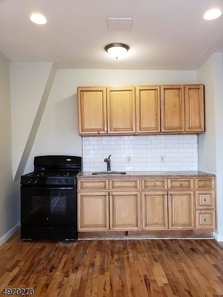 1st image of 519 Washington St #3