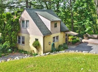 7098 NE Bay Hill Rd, Bainbridge Island, WA 98110