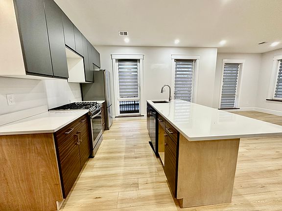 2nd image of 100 Mount Pleasant Ave APT 3
