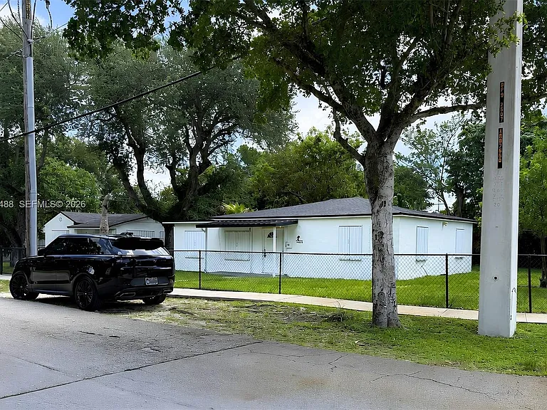 14215 NE 9th Ave — Photo 5