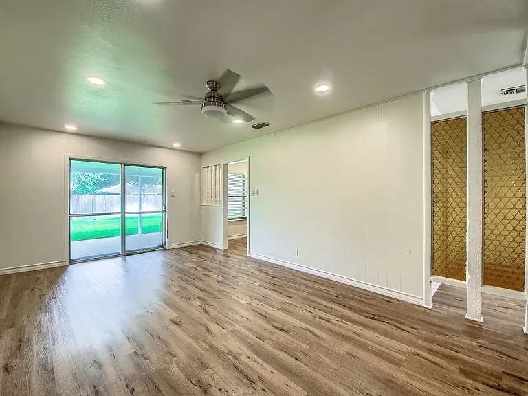 3106 Manila Dr — Photo 6