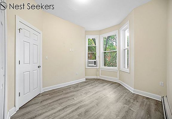 4th image of 1104 Putnam Ave APT 2