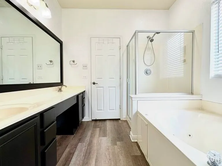 21115 Cape Coral — Photo 15