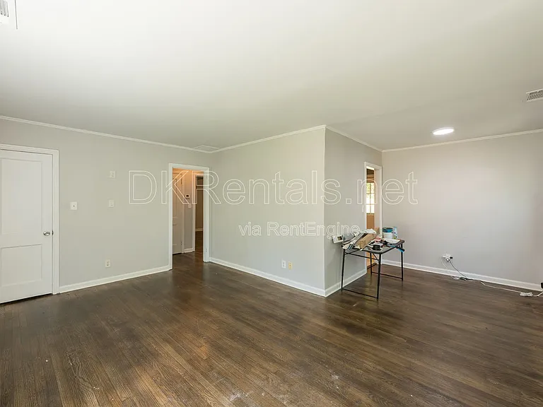 1295 Westmont Rd SW — Photo 5