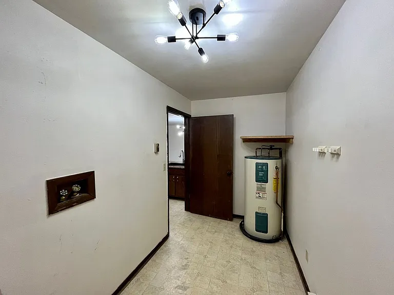 1010 Sawyer Dr — Photo 14