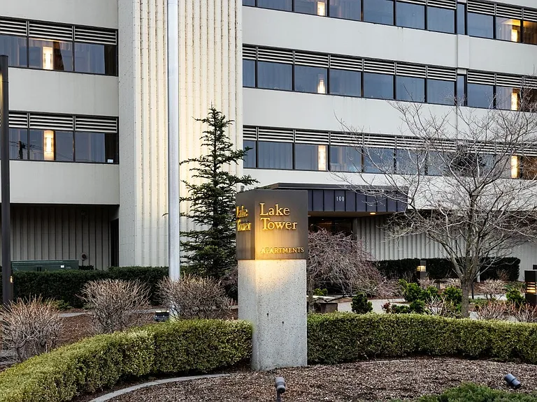 Lake Tower — Photo 29