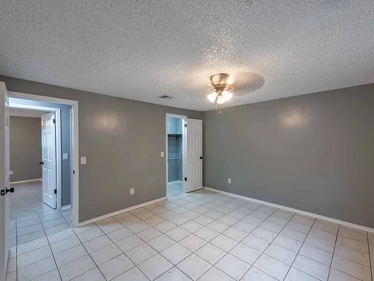 2586 Spring Lake Rd W — Photo 20