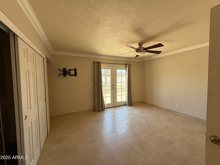 4032 E Hartford Ave — Photo 19