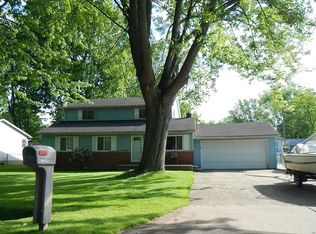 27805 Riviera St, Harrison Township, MI 48045
