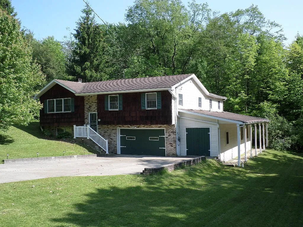 4485 Phyllis Dr photo 1