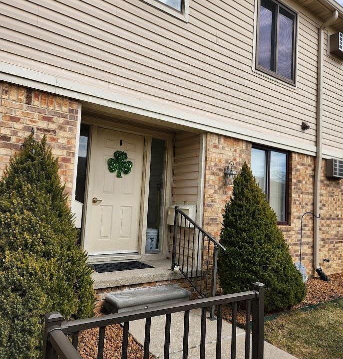 1st image of 1700 River Rd APT 8