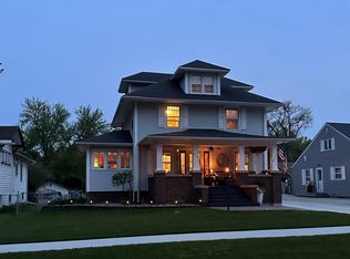 810 7th St, Sheldon, IA 51201