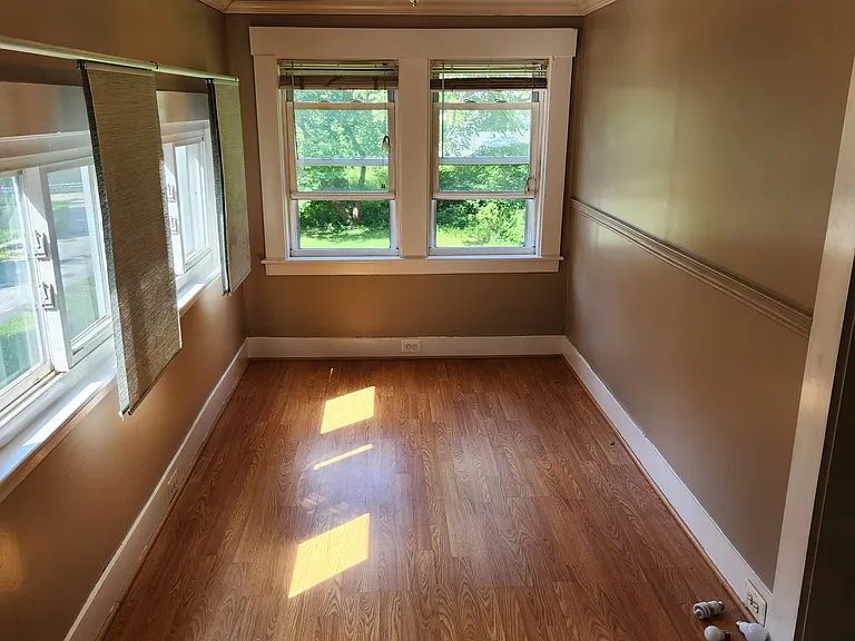 625 Douglas St — Photo 7