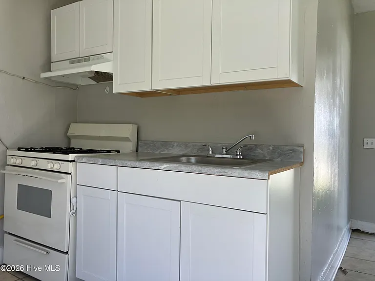 1940 Haynie Dr #5 — Photo 4