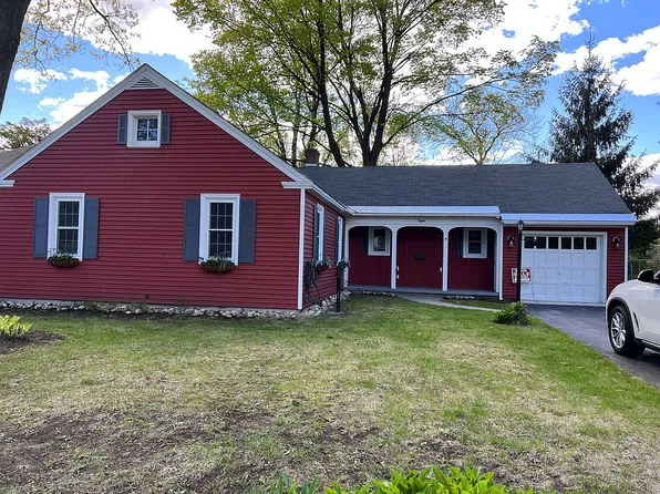 8 Clark St, South Glens Falls, NY 12803