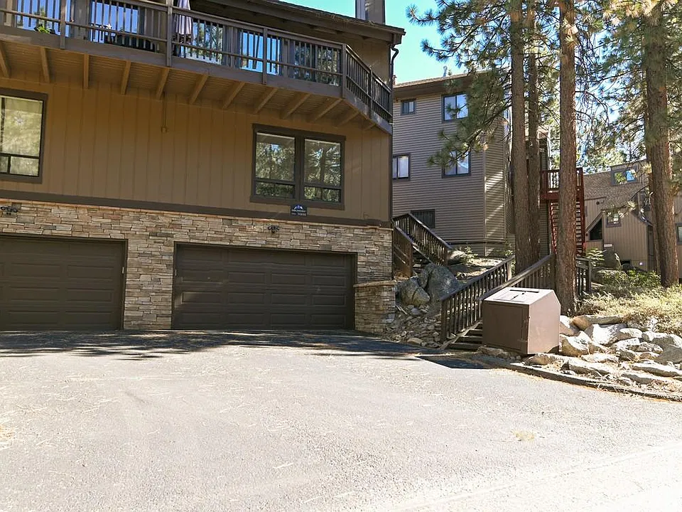 102 Lake Village Dr #B