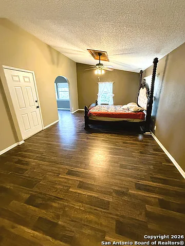 212 Thornton Ln — Photo 18