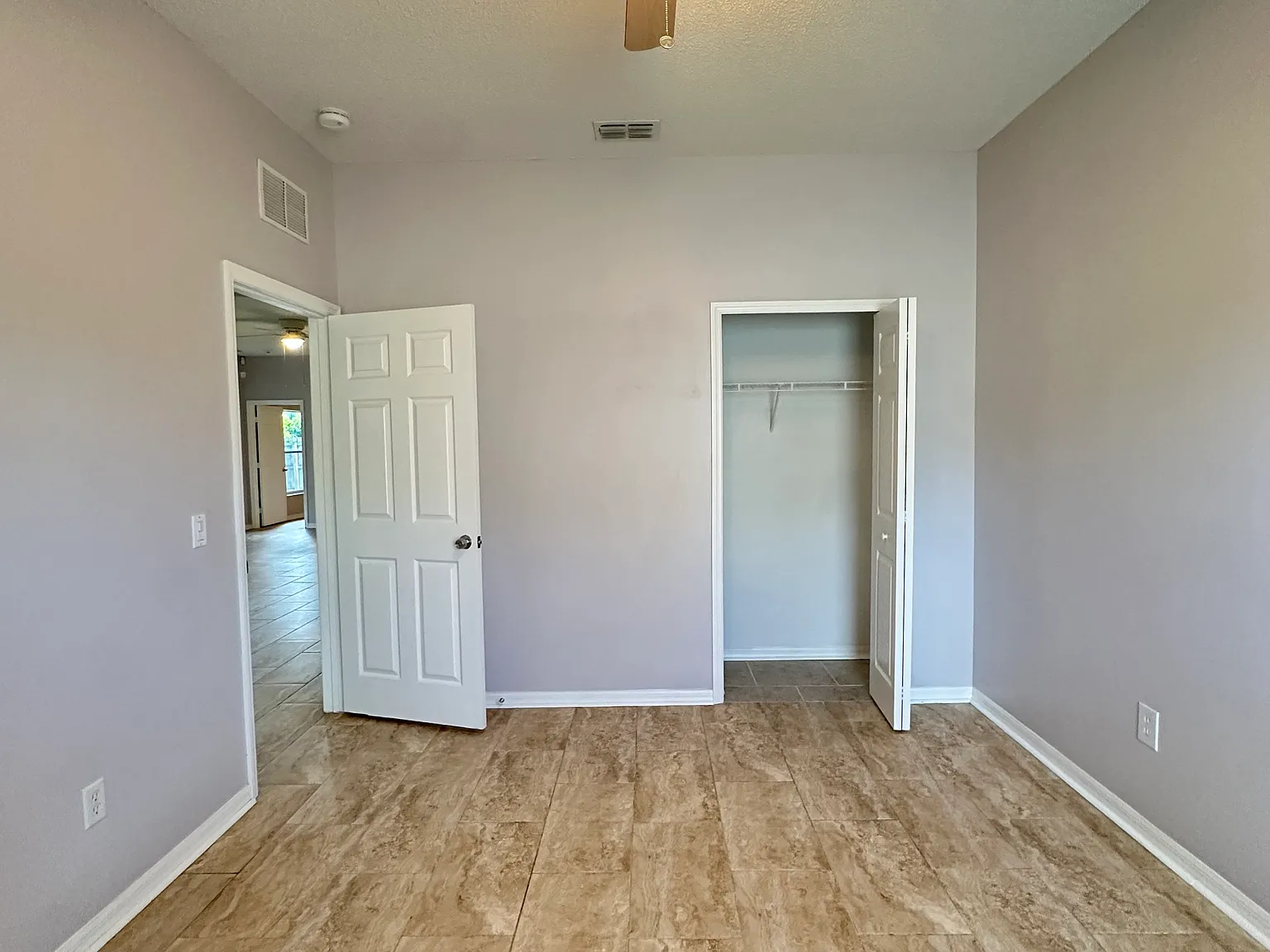4 bed, 2040 sqft, $2,595 — Photo 4