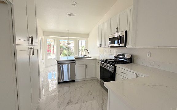 4th image of 69782 Northhampton Ave