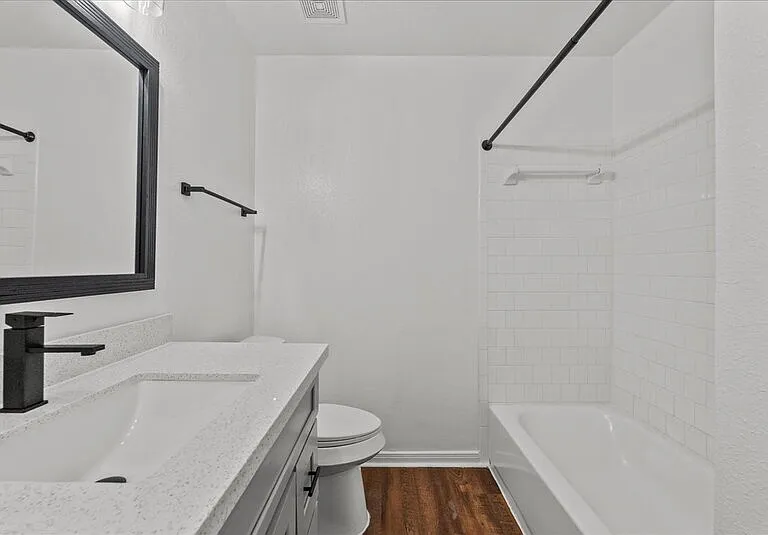 2100 Saint Lucia Calle — Photo 17