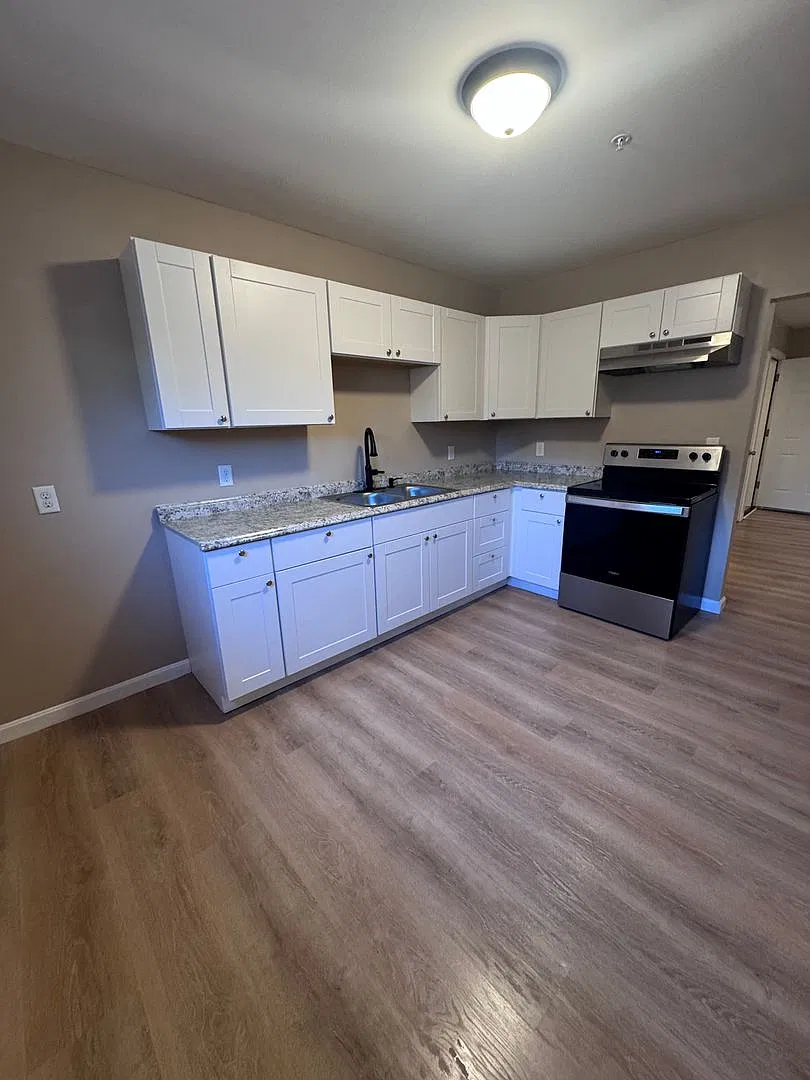 165 Charles Street — Photo 2