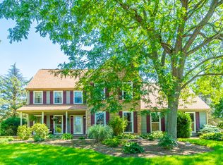 438 Dogwood Ct, Deer Park, IL 60010