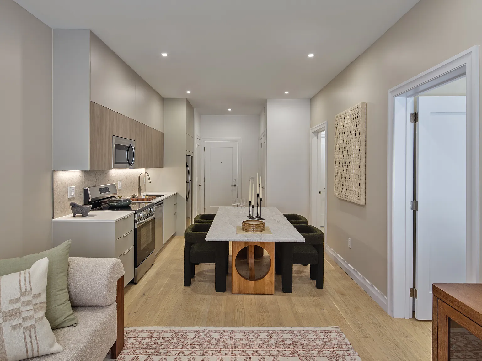 1 bed, 744 sqft, $2,545 — Photo 4