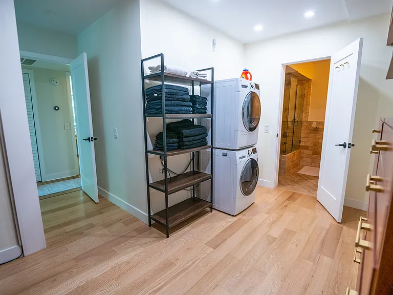8401 Fountain Ave #4 — Photo 36