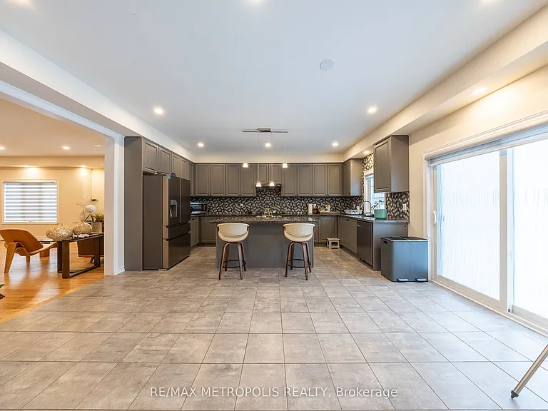 217 Ronald Guscott St #MAIN — Photo 12