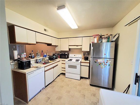 2nd image of 351 Fort Worth Ave APT 201
